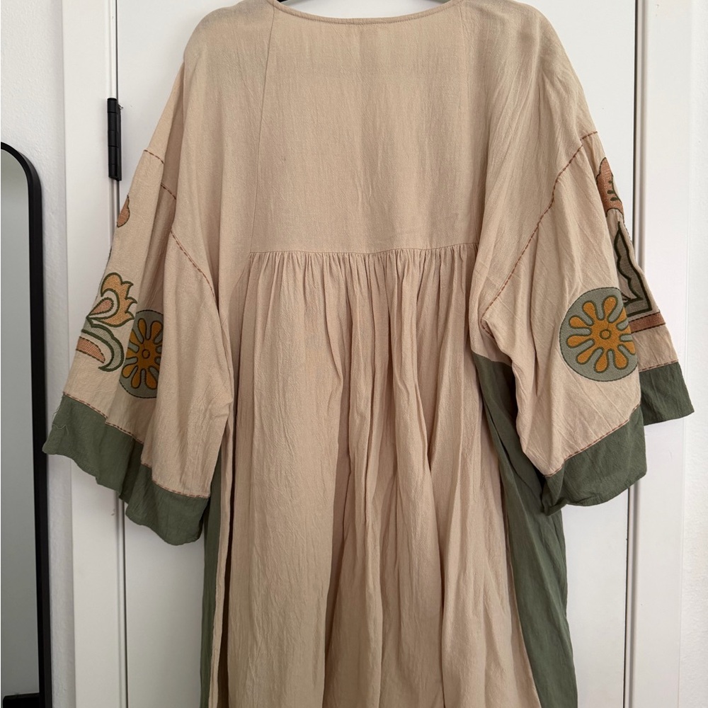 EASEL EMBROIDERED LINEN DRESS KHAKI OLIVE LARGE - Picture 3 of 6